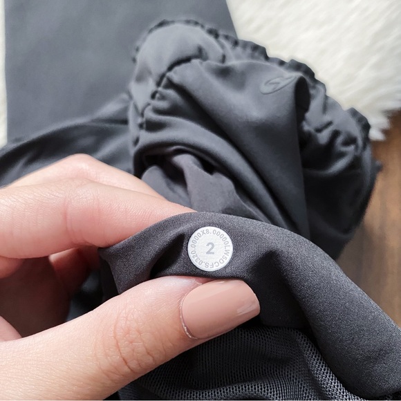 Lululemon Keep Moving Pant in Charcoal Gray - Picture 8 of 8